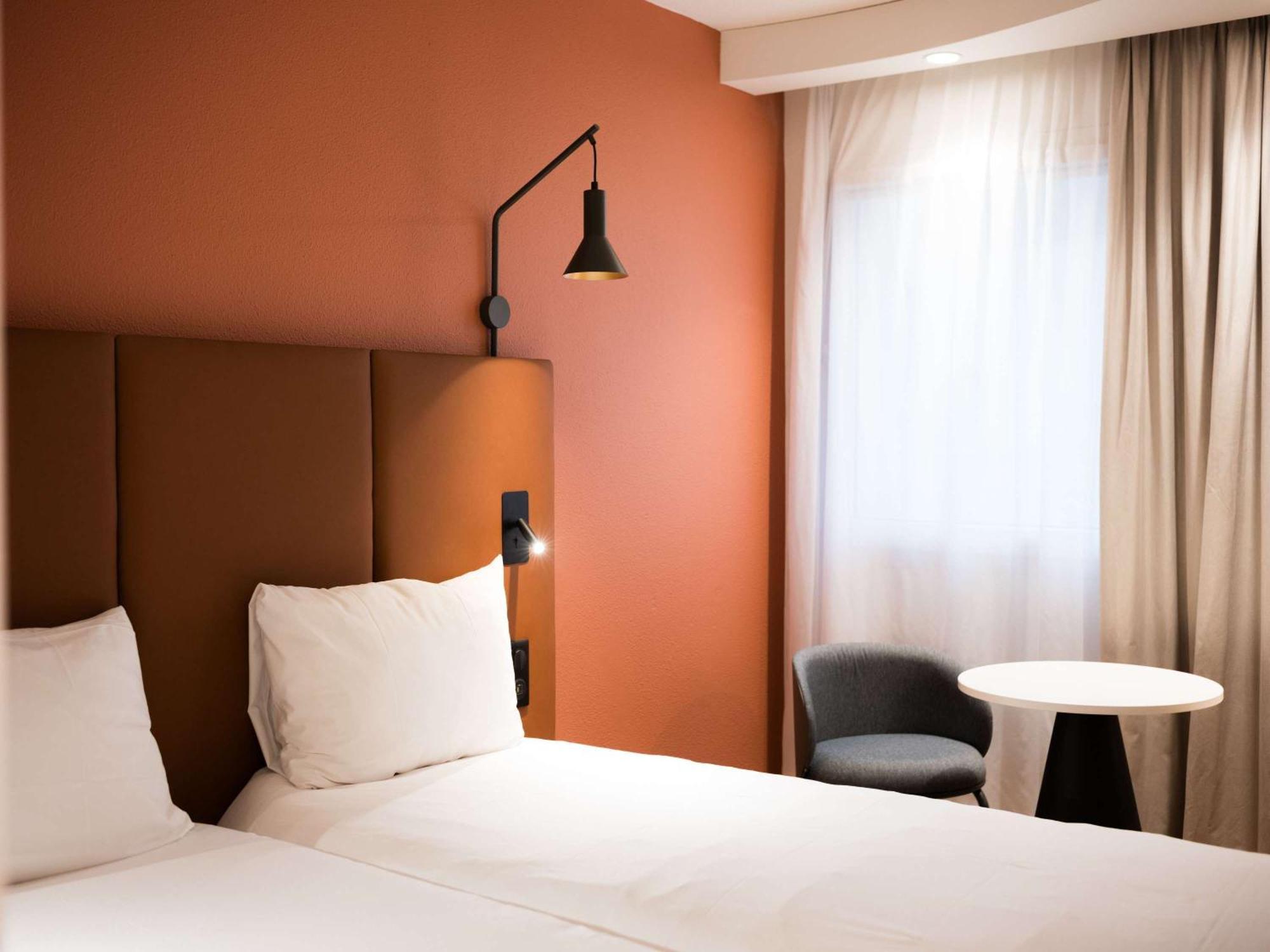 Ibis Port De Plaisance Hotel Caen Exterior photo
